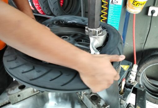 DIY Motorcycle Tyre Balancing